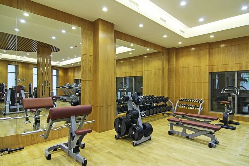 Orion Hotel Bishkek Bagian luar foto A gym at a hotel